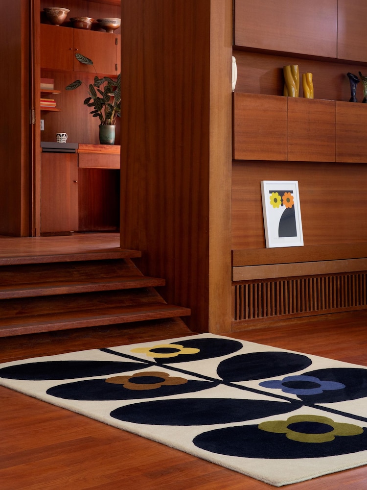 Orla Kiely Natural Wild Rose Rug - Image 1 of 4
