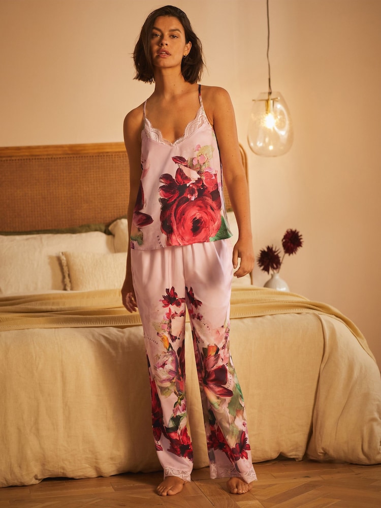 Rosa geblümt - B by Ted Baker Blue Satin Lace Cami Pyjamas - Bild 1 von 15 Rosa geblümt - B by Ted Baker Blue Satin Lace Cami Pyjamas - Bild 1 von 15