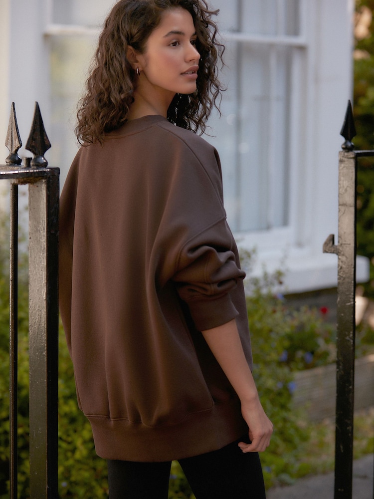 Chocoladebruin - Lang oversized relaxed fit zwaar geborsteld sweatshirt met ronde hals - Image 3 of 6