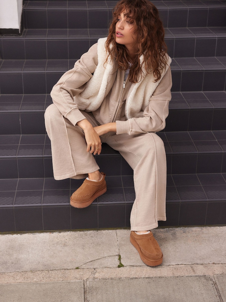 Kostanjevo rjava - Forever Comfort® Leather Cosy (sintetična tkanina) borg Lined Slip-On čevlji - Slika 2 iz 11 Kostanjevo rjava - Forever Comfort® Leather Cosy (sintetična tkanina) borg Lined Slip-On čevlji - Slika 2 iz 11