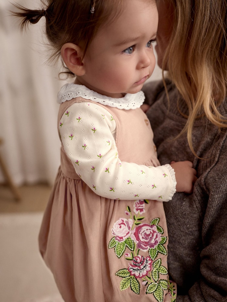 Бежевый Вышитый - Вельветовый сарафан из 100% хлопка с колготками Cath Kidston - Изображение 2 из 13