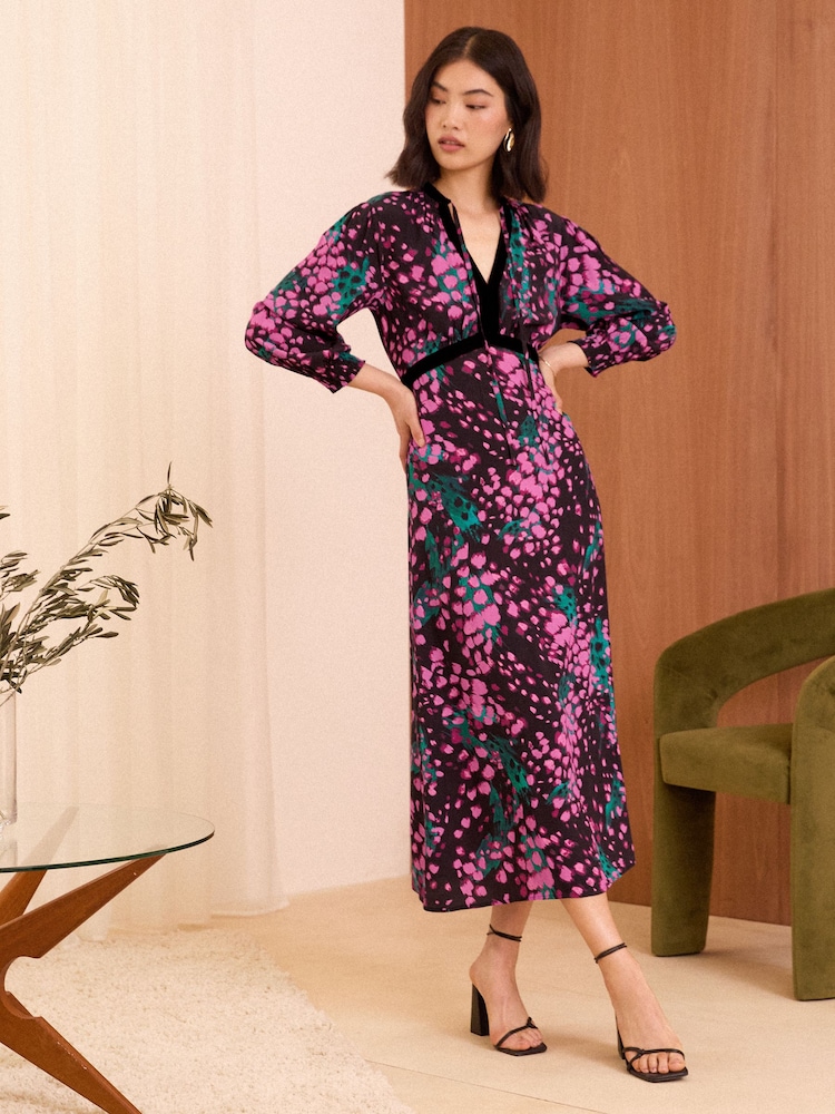 Love & Roses Black Animal Printed Tipped 3/4 Sleeve Midi Dress - Image 1 of 4