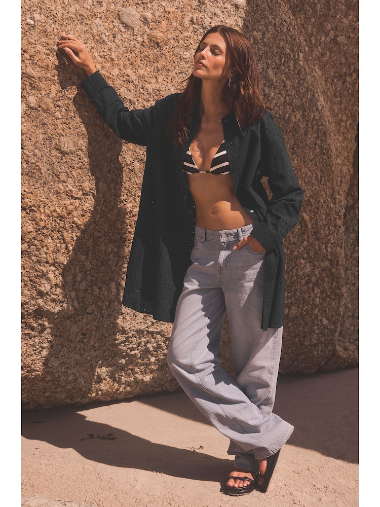 Noir et broderies - 100% Cotton Beach Shirt Cover-Up - Image 3 de 3