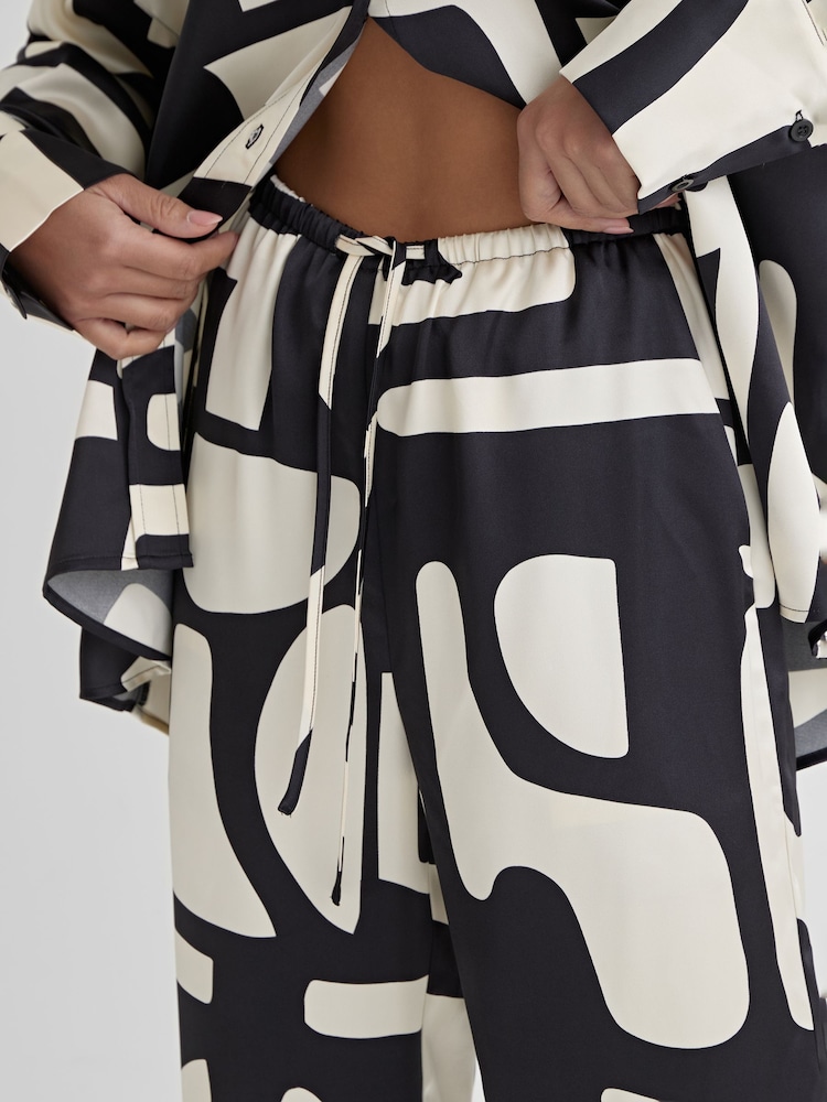 4th & Reckless Black Iris Abstract Trousers - Image 5 of 5