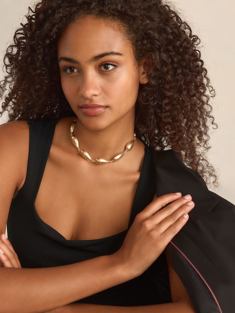 Gold Tone Teardrop Necklace - Image 2 of 5