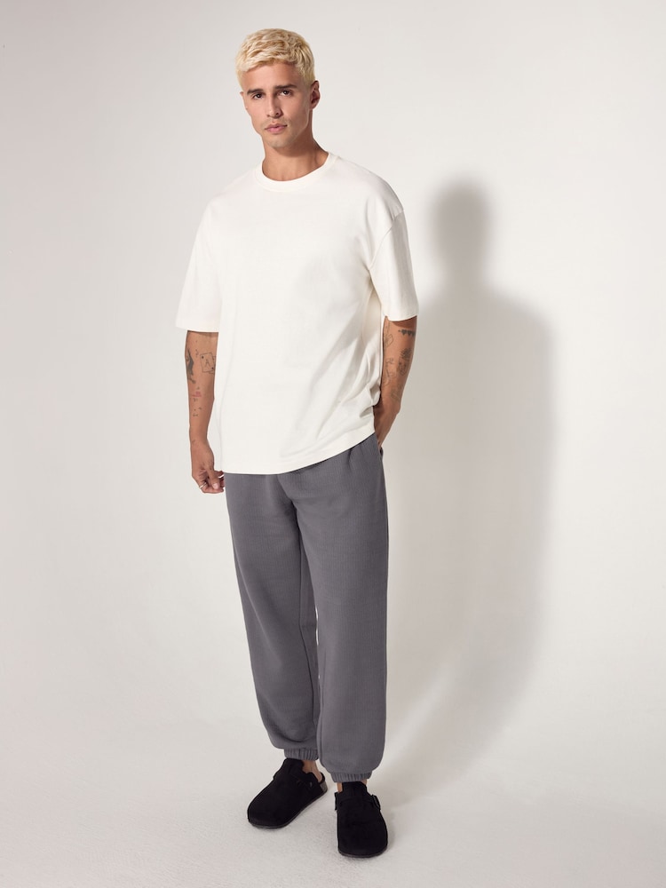 رمادي - EDIT Heavyweight Textured Joggers - صورة 2 من 9 رمادي - EDIT Heavyweight Textured Joggers - صورة 2 من 9