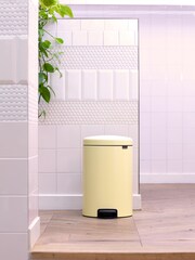 Brabantia Mellow Yellow Pedal Bin NewIcon 20L - Image 1 of 6