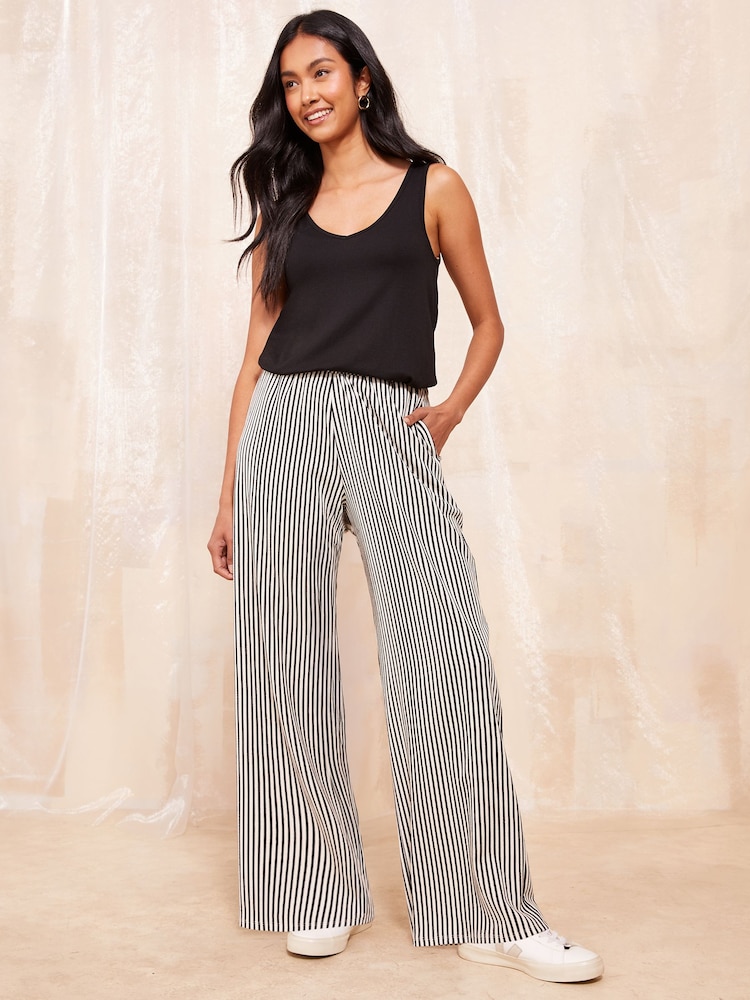 Friends Like These Black Sleeveless Soft Jersey Co Ord Vest - Image 2 of 4