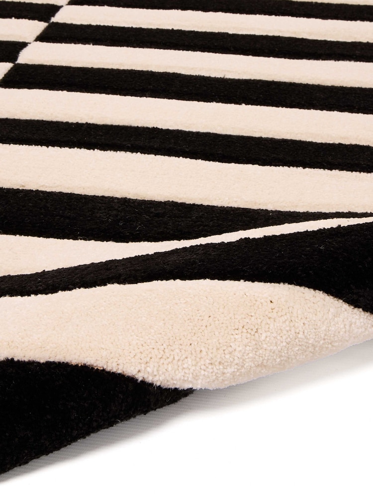 Laurence Llewelyn-Bowen Black/White Dolce Vita Woven Rug - Image 6 of 6 Laurence Llewelyn-Bowen Black/White Dolce Vita Woven Rug - Image 6 of 6