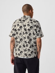 Gap Neutral/Black Textured Resort Short Sleeve Shirt - Image 2 of 4