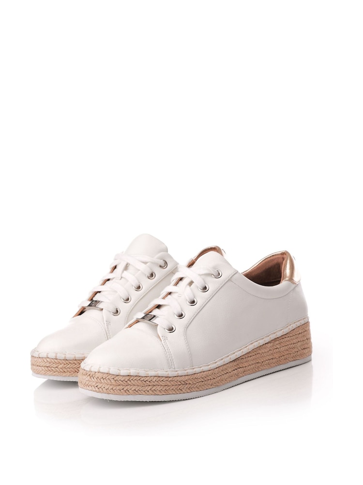 Bela - Moda in Pelle Breely Mini čevlji s polno peto Woven Sole Športni copati - Slika 2 iz 4 Bela - Moda in Pelle Breely Mini čevlji s polno peto Woven Sole Športni copati - Slika 2 iz 4