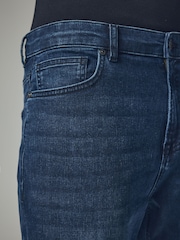 Bardzo ciemny niebieski - Regular Tapered Fit Classic Stretch Jeans - Image 6 of 11