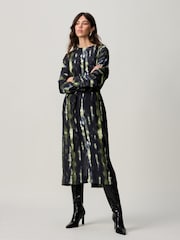 Green Abstract Blur Print Long Sleeve Batwing Midi Dress - Image 2 of 8