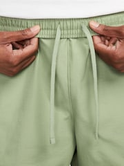 Nike Green 100% Cotton Club Woven Cargo Shorts - Image 9 of 9