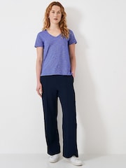 Crew Clothing, Perfect, Slub-T-Shirt mit V-Ausschnitt aus 100 % Baumwolle - Bild 1 von 5