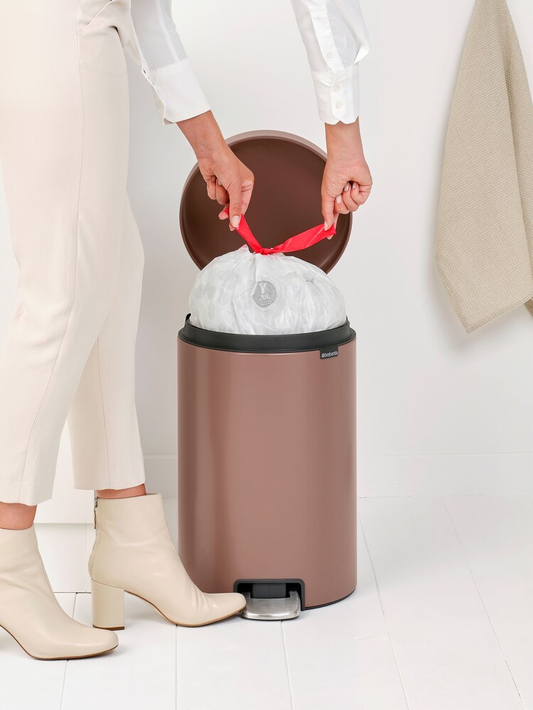 Brabantia Satin Taupe Pedal Bin NewIcon 20L - Image 6 of 6