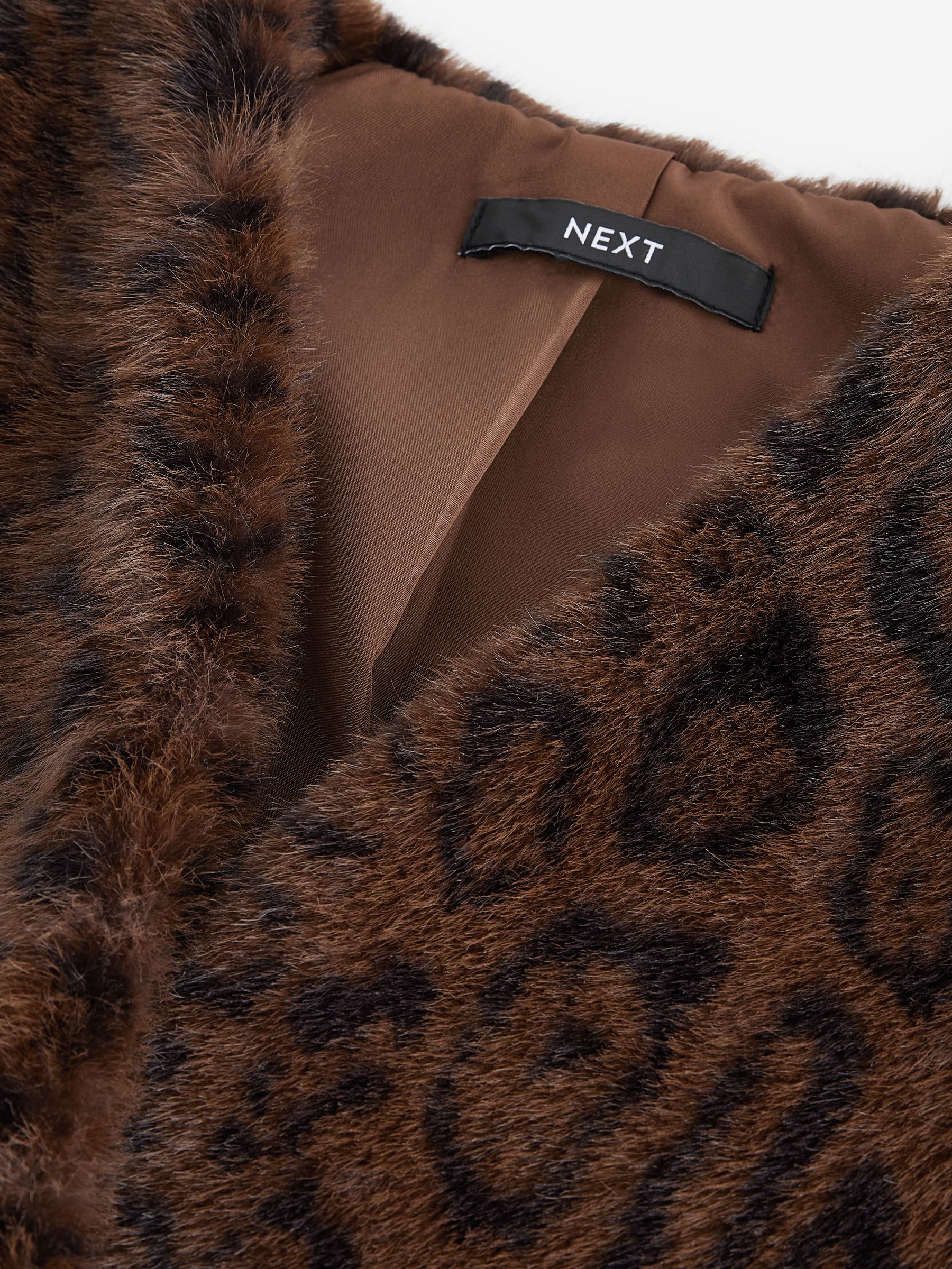 【ORDINARY JOY】Leopard Fur gilet Green Leopard Print Faux Fur Gilet | Oliver Bonas