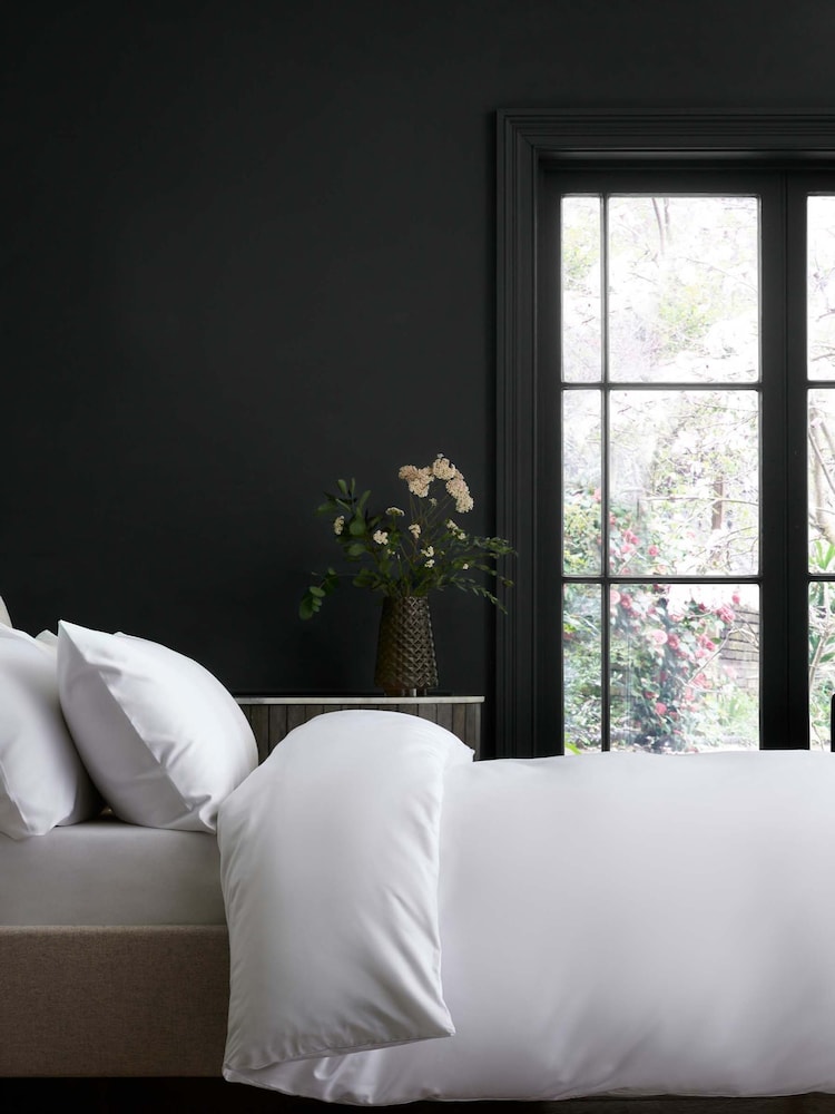 Chalky Black Ultimate Multi-Surface 2.5L Paint - Image 1 of 5