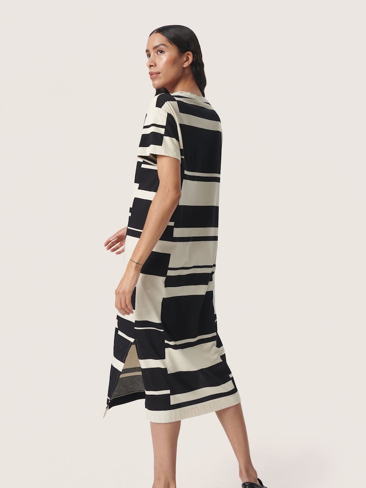 100% Cotton Eva Short Sleeve Crew Neck Midi Dress - Image 2 of 6