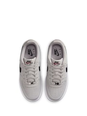 Młodzieżowe buty sportowe Nike Air Force 1 Lv8 - Image 4 of 9