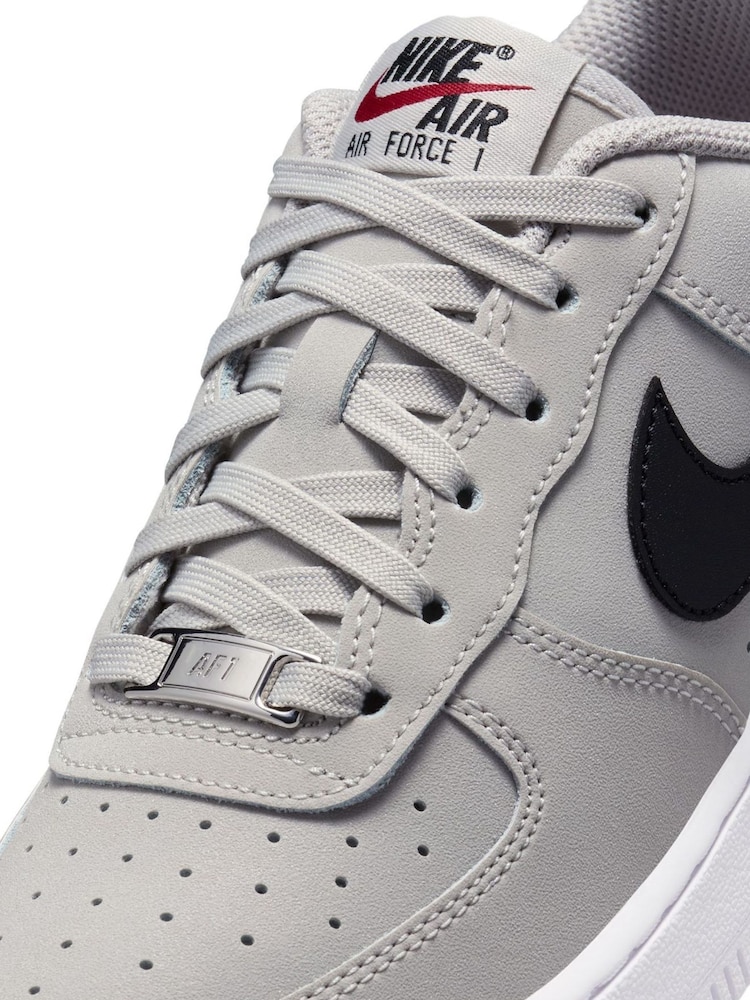 Młodzieżowe buty sportowe Nike Air Force 1 Lv8 - Image 6 of 9