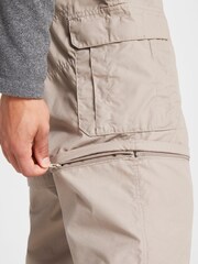 Pantalones crema con diseño convertible Kiwi de Craghoppers - Imagen 3 de 4