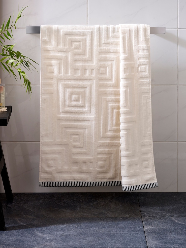 White/Cream Geo Towel 100% Cotton - Image 2 of 4