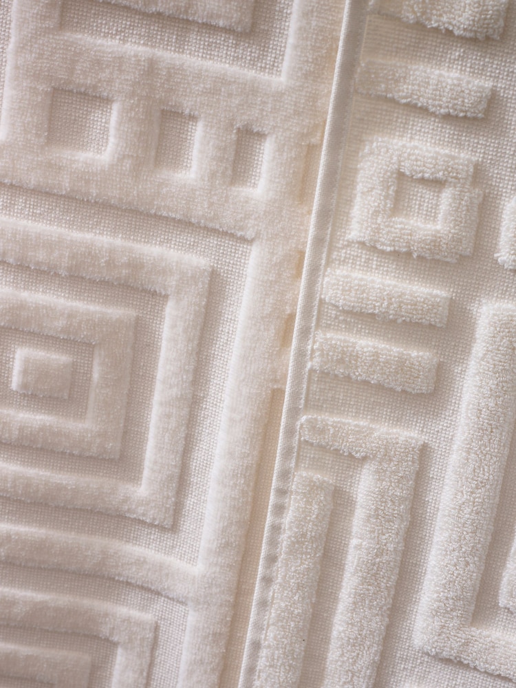 White/Cream Geo Towel 100% Cotton - Image 4 of 4