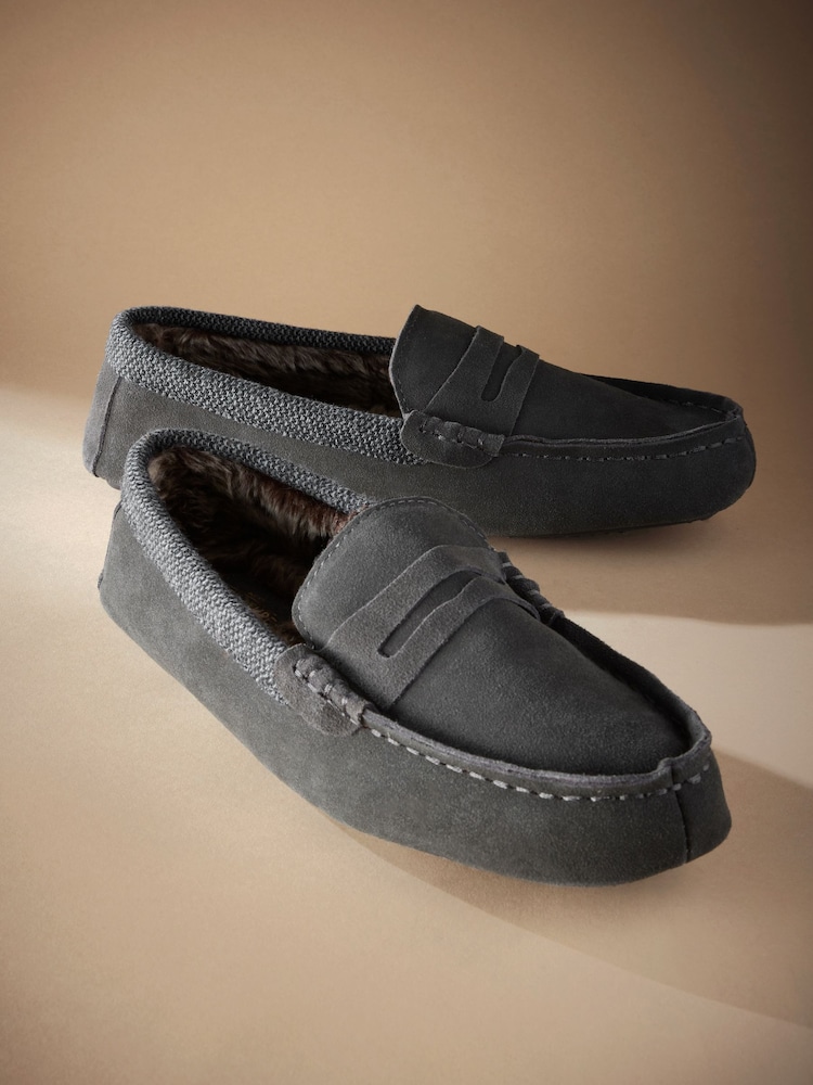 Серый - Signature Suede Faux Fur Lined Moccasin Slippers - Изображение 6 из 6 Серый - Signature Suede Faux Fur Lined Moccasin Slippers - Изображение 6 из 6