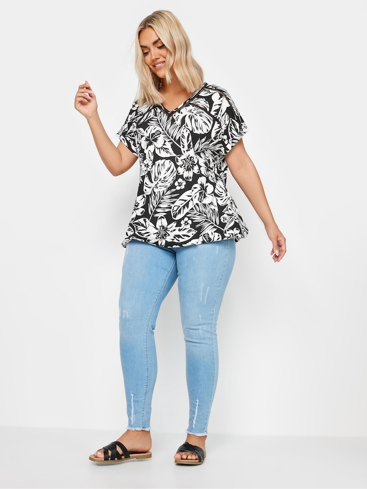 Yours Curve Black Tropical Print Bubble Hem Top - Image 2 of 5