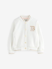 كريمي ـ سترة مُزيَّنة بطبعة Varsity من Baker By Ted Baker - صورة 7 من 11