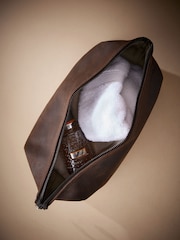 Brown Textured Oily Leather Washbag - Image 3 of 7