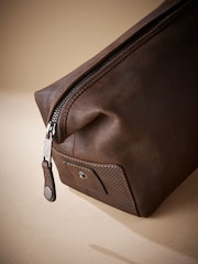Brown Textured Oily Leather Washbag - Image 5 of 7