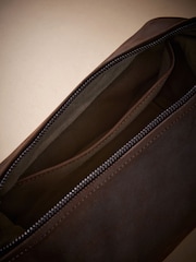 Brown Textured Oily Leather Washbag - Image 7 of 7