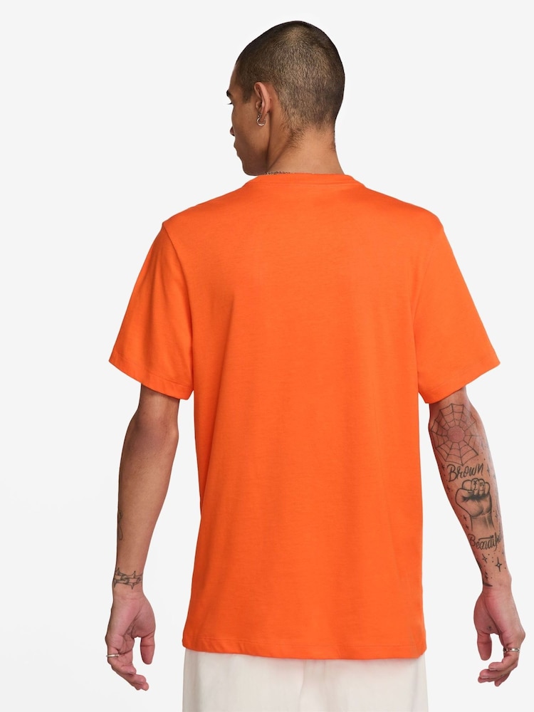 Veiligheidsoranje - Nike Club T-shirt - Image 2 of 3