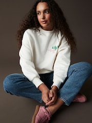 Ecru White Christmas Vintage Look Ski Slope Crew Neck Apres Ski Sweatshirt - Image 2 of 7