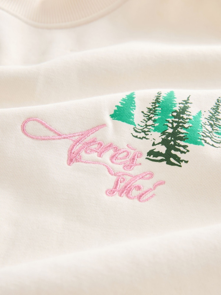 Ecru White Christmas Vintage Look Ski Slope Crew Neck Apres Ski Sweatshirt - Image 7 of 7