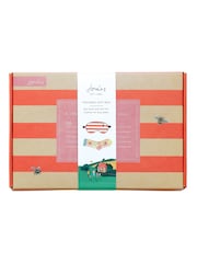 Joules Bright Side Eye Mask and Socks Gift Set In Postabl Box - Image 6 of 6