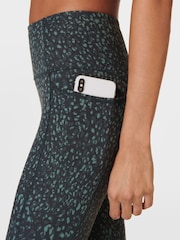 Sweaty Betty Green Watercolour Animal Print Super Soft Ultra-Lite 7/8 Yoga Leggings - Image 5 of 8