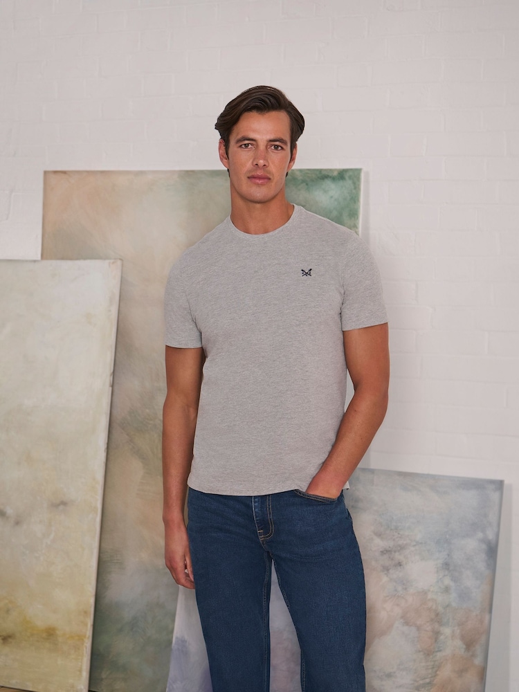 Grau - Crew Clothing, klassisches T-Shirt aus 100 % Baumwolle - Bild 2 von 7 Grau - Crew Clothing, klassisches T-Shirt aus 100 % Baumwolle - Bild 2 von 7