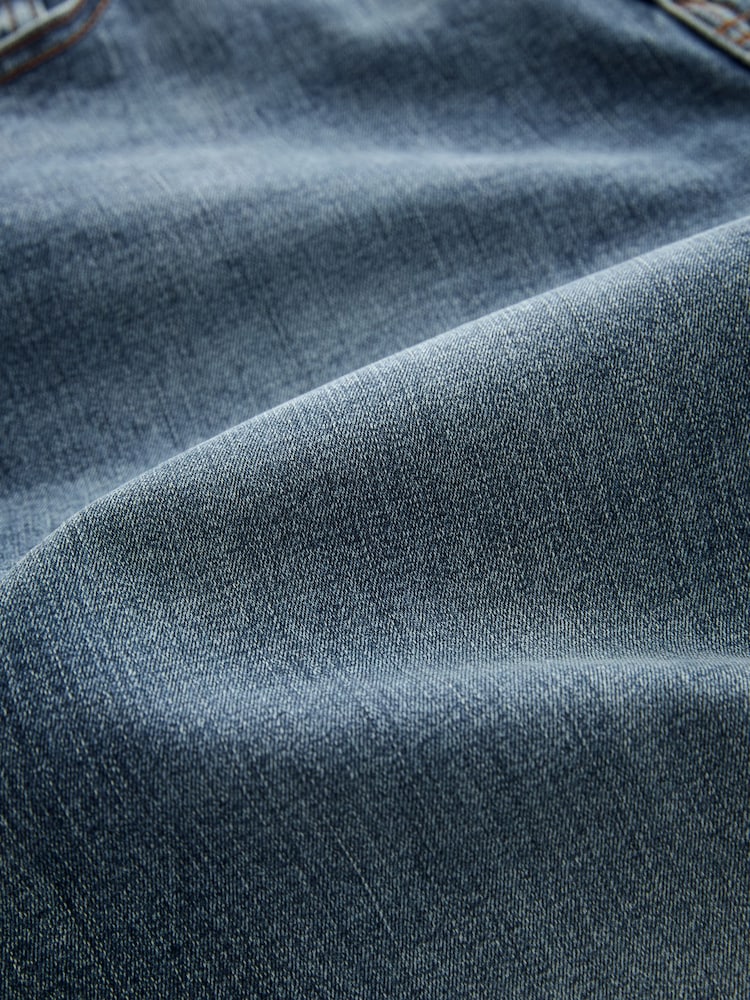 أزرق فاتح كلاسيكي - Regular Tapered Fit Classic Stretch Jeans - صورة 10 من 10