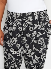 Yours Curve Black Vine Print Cropped Harem Trousers - Image 4 of 5
