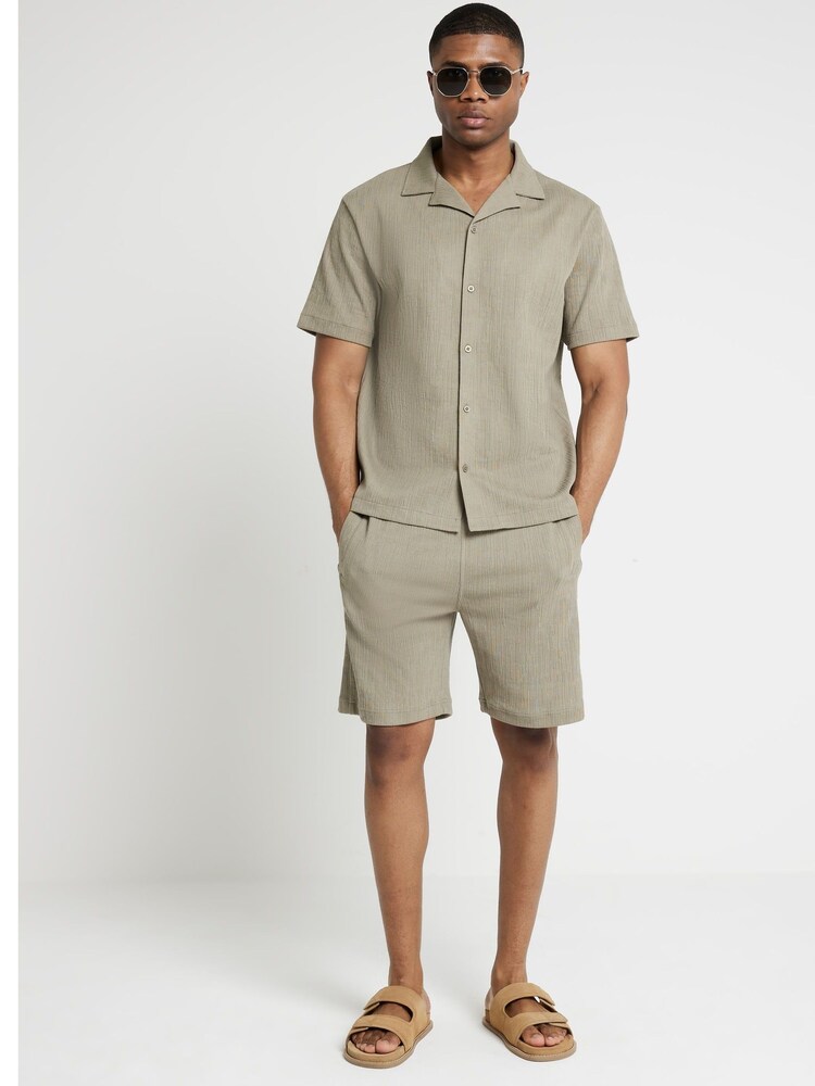 River Island Green Regular Fit Plisse 100% Cotton Shorts - Image 1 of 4
