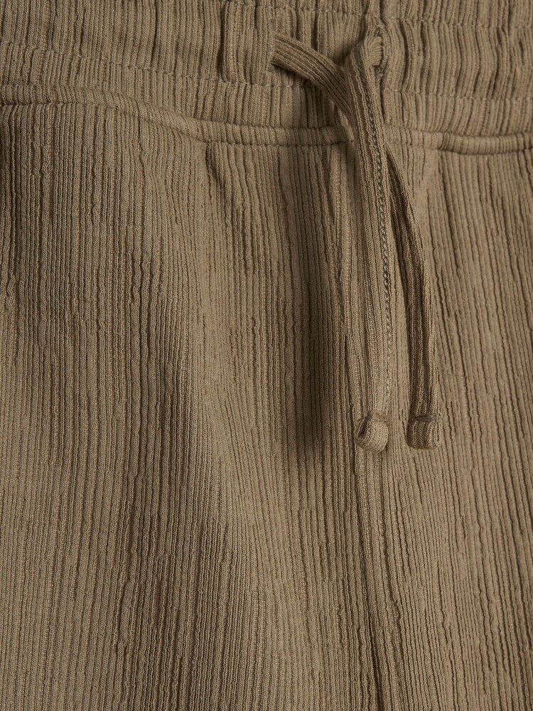 River Island Green Regular Fit Plisse 100% Cotton Shorts - Image 4 of 4
