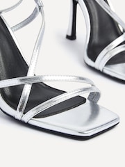 Plateado - Zapatos de tacón de aguja con tiras Savannah de Linzi - Imagen 4 de 5