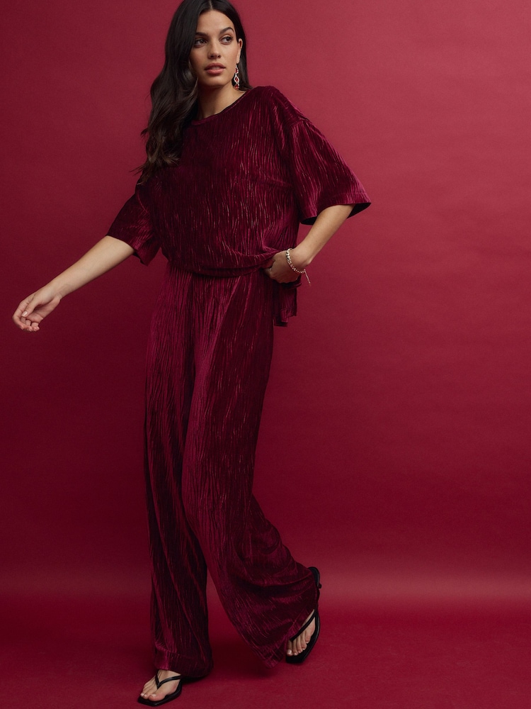 Berry Burgundy Red - Plisse Velvet T-Shirt - Bild 2 von 7 Berry Burgundy Red - Plisse Velvet T-Shirt - Bild 2 von 7