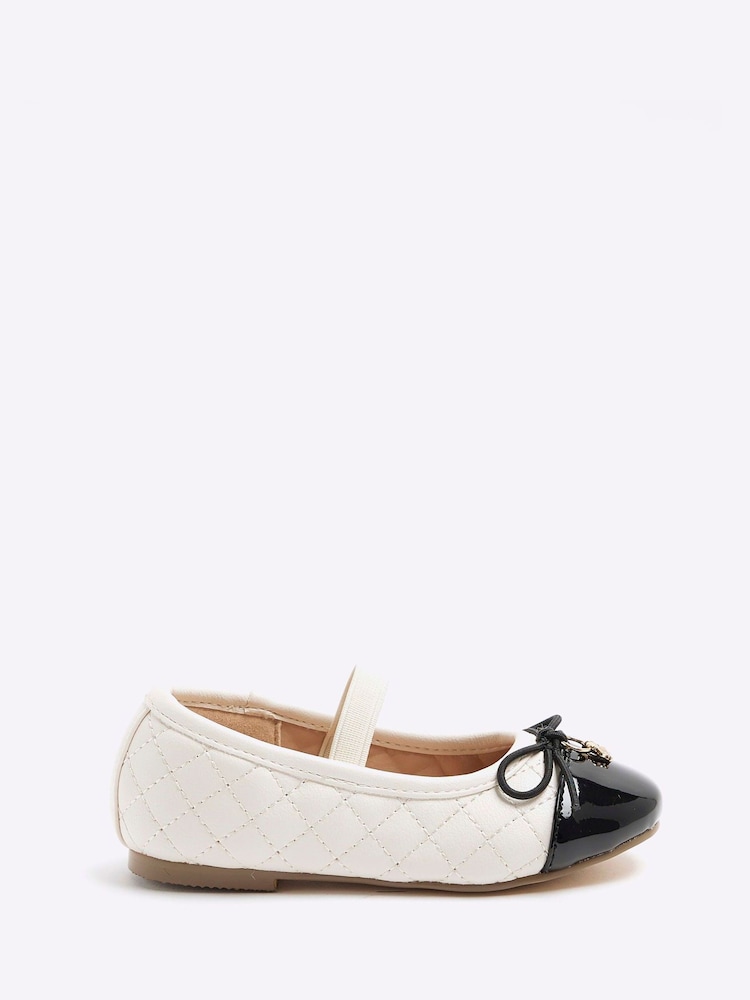 Ballerines à archet matelassées River Island fille - Image 1 of 4