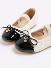 Ballerines à archet matelassées River Island fille - Image 3 of 4