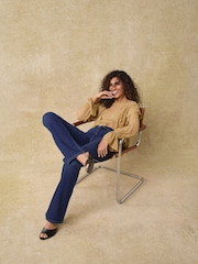 Blau mit Verzierungen - Superweiche Bootcut-Jeans - Bild 2 von 6