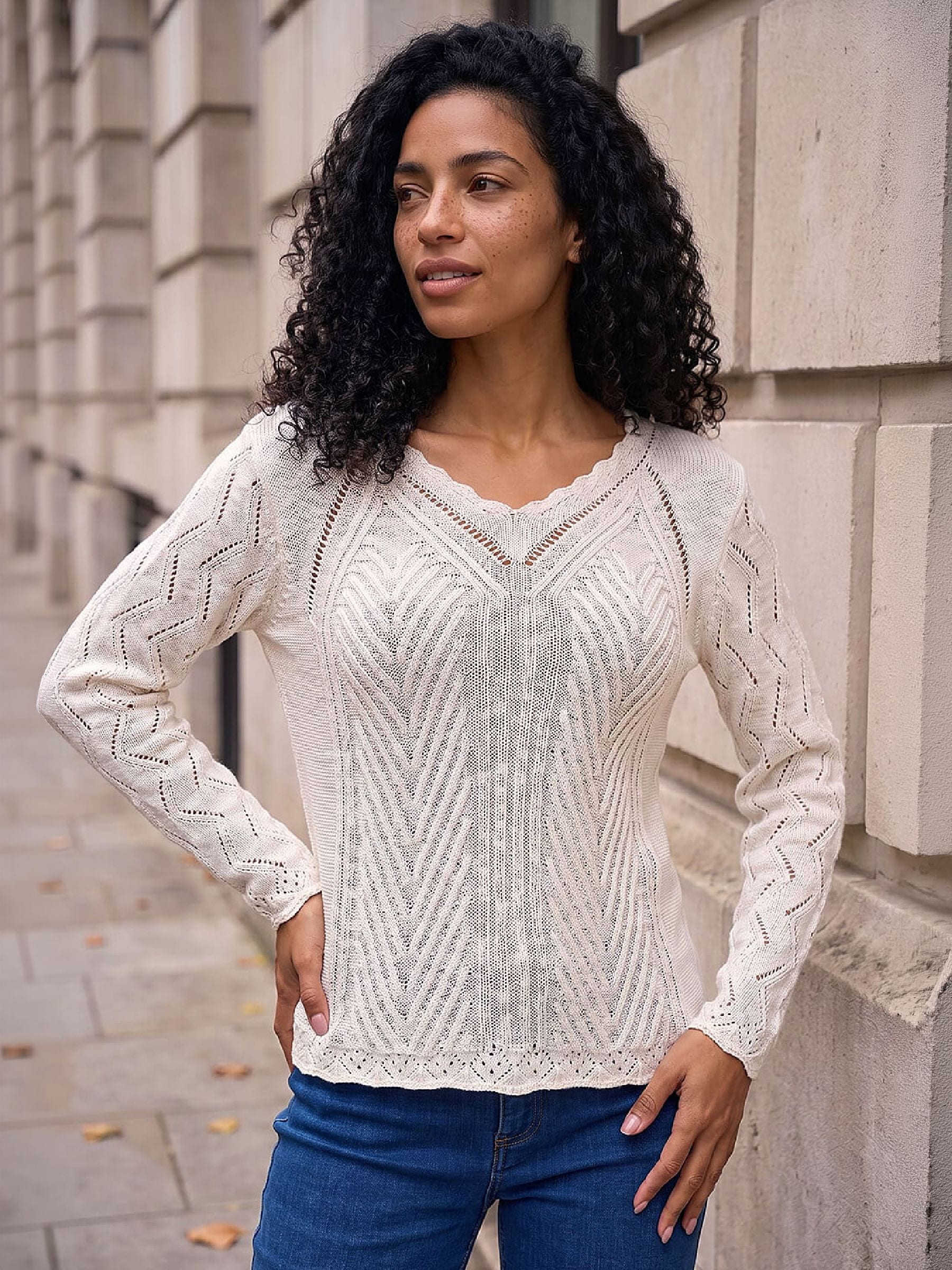Roman Women's Ivory Scallop V-Neck Knit Jumper In | Size: 20 - Image 4